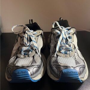 BALENCIAGA 3XL. New, never worn. Size 43